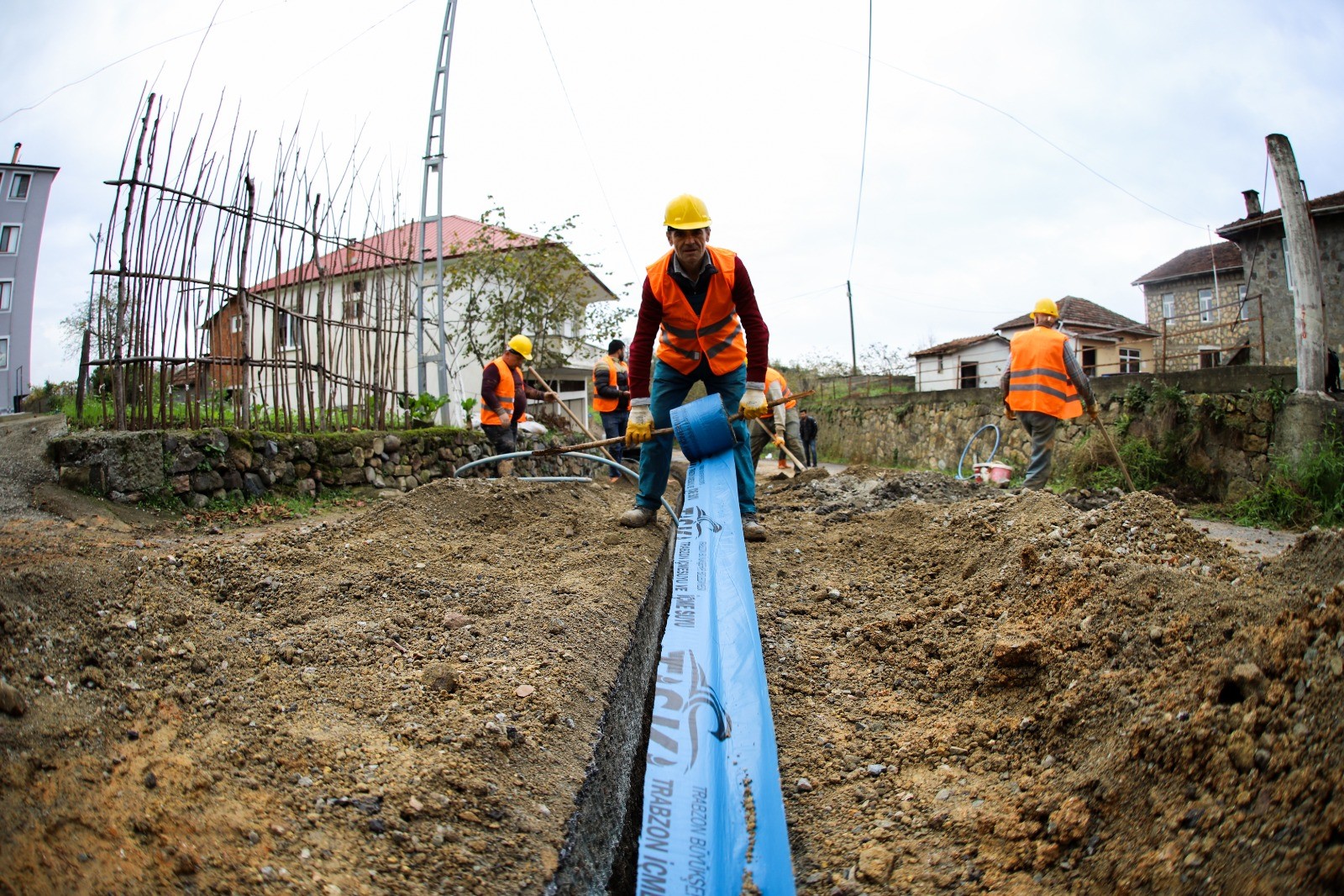 BÜYÜKŞEHİR’DEN 3 İLÇEYE ALTYAPI YATIRIMLARI